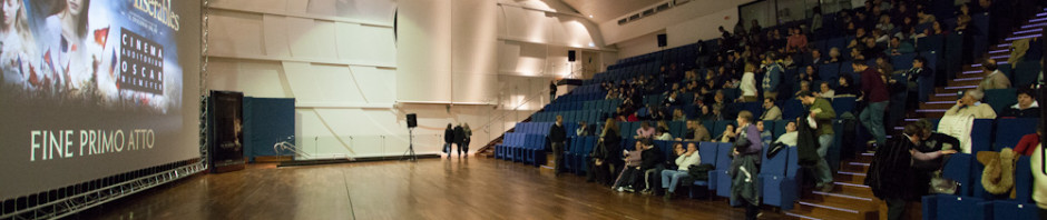 La sala del Cinema Auditorium Oscar Niemeyer.