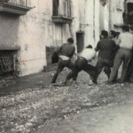 Una fase dei lavori di sgombero in via Fiume